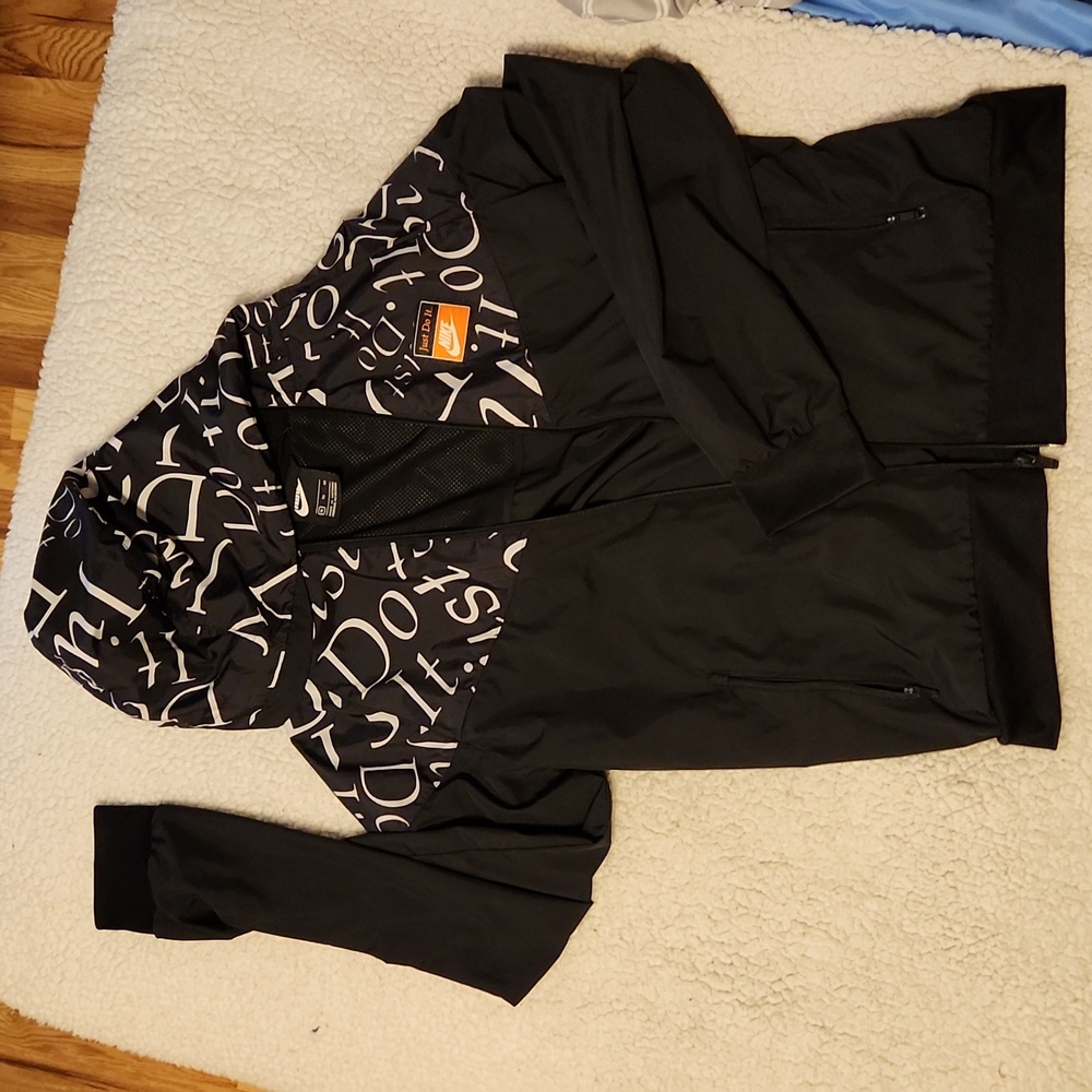 Nike windbreaker. Black youth XL